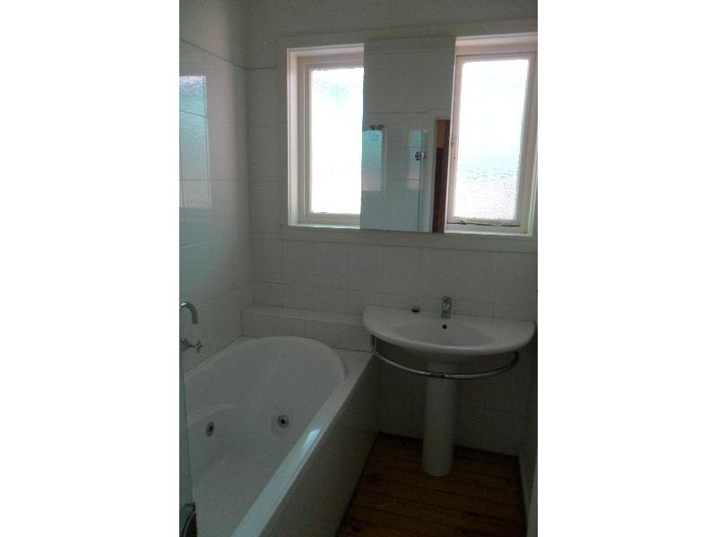 8A Goulburn Avenue, Reservoir, VIC 3073, Reservoir - Thumbnail 7