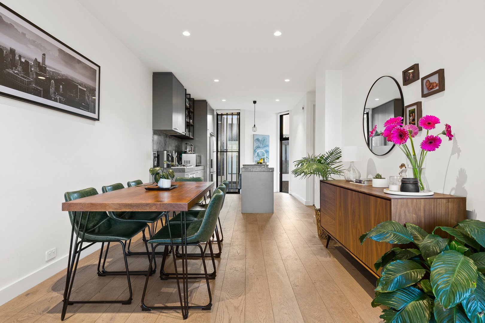 8A Park Street, Mordialloc, VIC 3195 - Thumbnail 2 - 28/09/2021