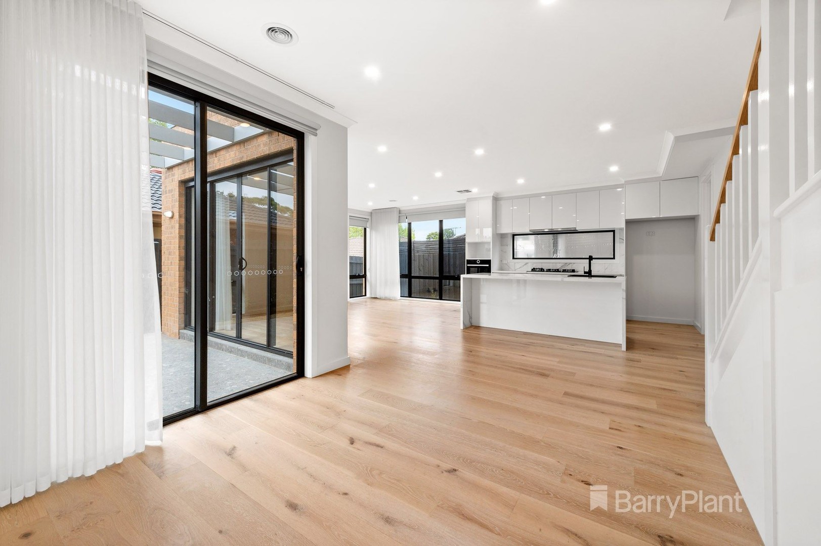 8A Richard Street, Doncaster East, VIC 3109, Doncaster East - Thumbnail 2