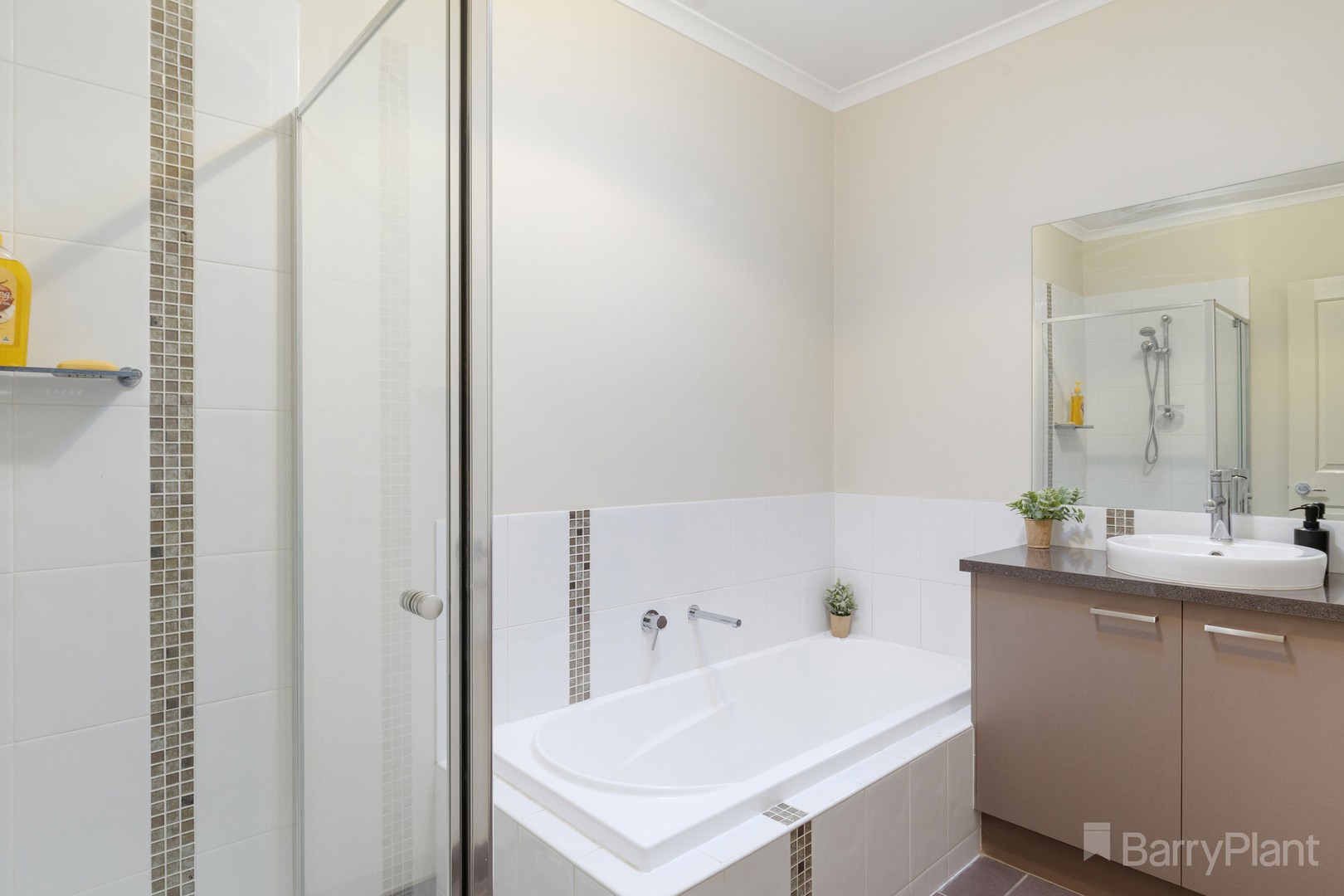 8B Market Garden CircuitEpsom, VIC 3551, Epsom - Thumbnail 6