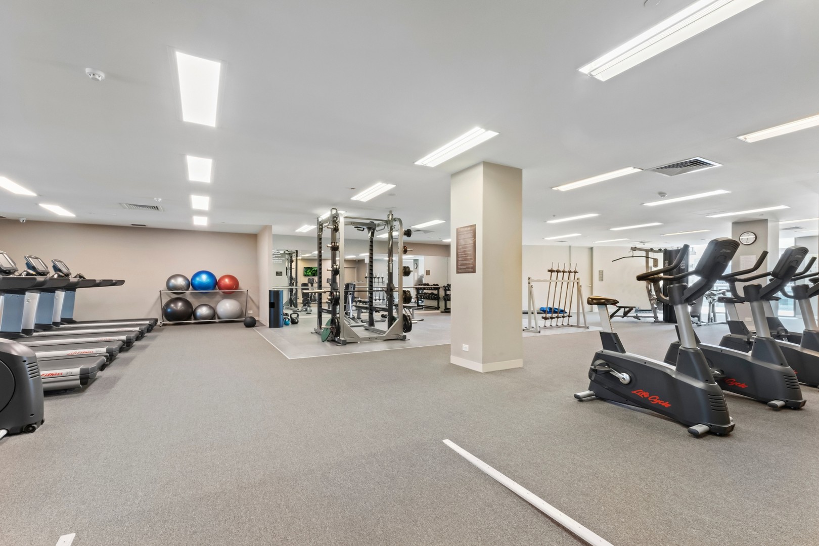 8F/8 Waterside Place, Docklands, VIC 3008 - Thumbnail 2 - 05/05/2025