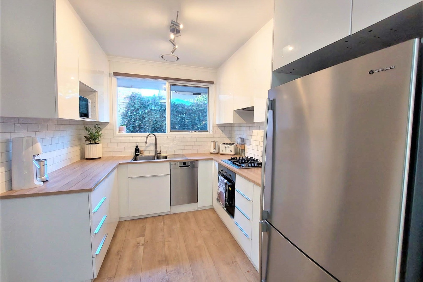9 Lochview Ave Farmborough Heights Nsw undefined, Farmborough Heights - Thumbnail 4