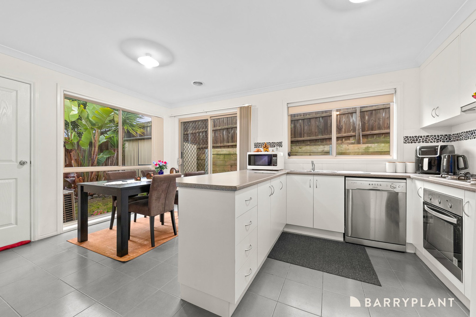 9/12 McClenaghan Place, Pakenham, VIC 3810, Pakenham - Thumbnail 2