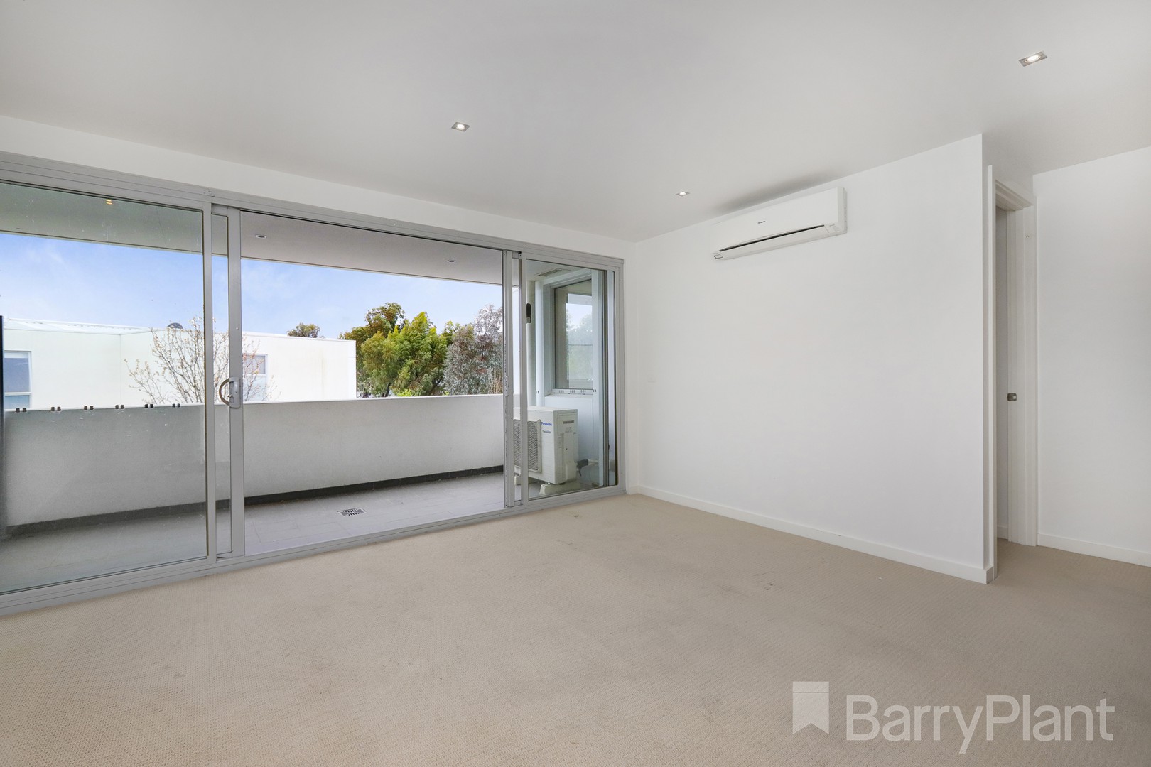 9/15 Eucalyptus Drive, Maidstone, VIC 3012 - Thumbnail 1 - 09/05/2022