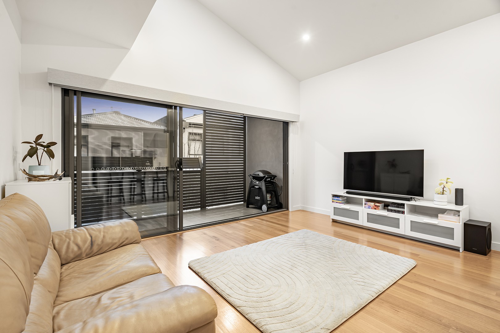 9/19 McComb Street, Lilydale, VIC 3140 - Thumbnail 2 - 10/09/2026