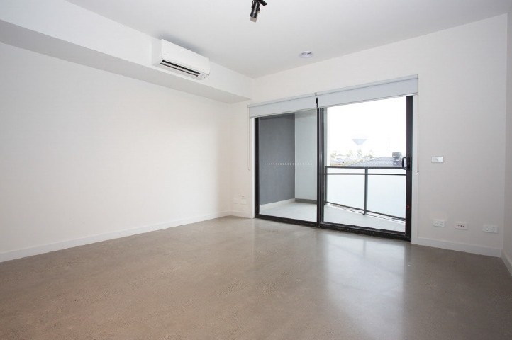 9/5 Obsidian Avenue, Tarneit, VIC 3029, Tarneit - Thumbnail 3