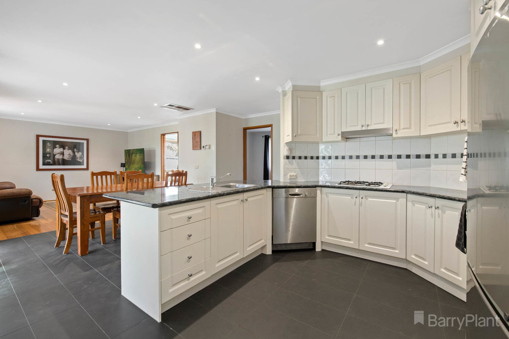 9 Addlington CourtNarre Warren South, VIC 3805, Narre Warren South - Thumbnail 6