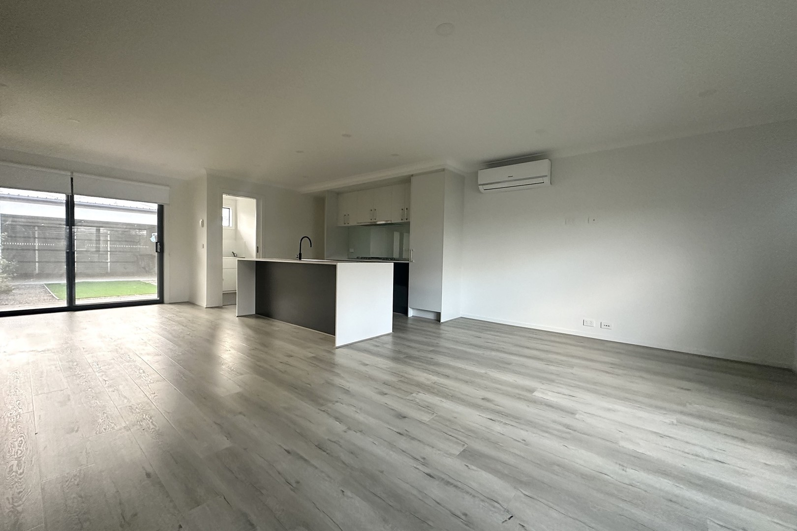 9 Alderley Crescent, Deanside, VIC 3336, Deanside - Thumbnail 3