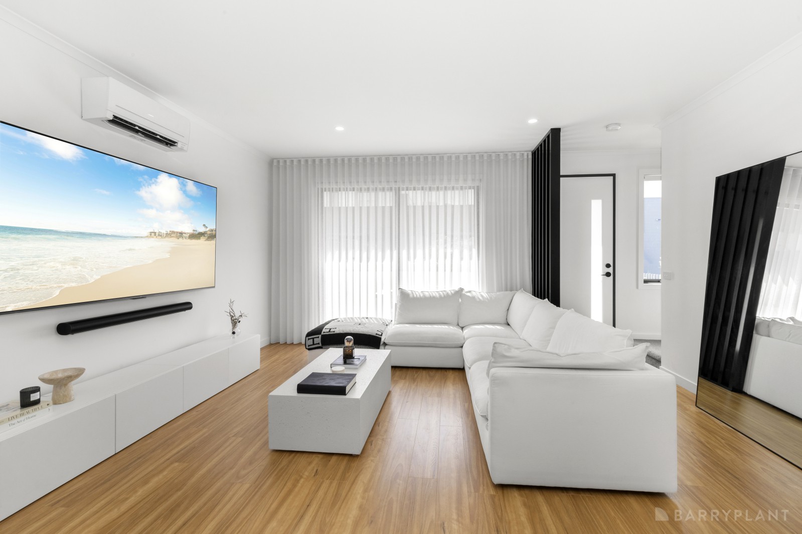 9 Alexi Walk, Eumemmerring, VIC 3177 - Thumbnail 2 - 28/01/2026