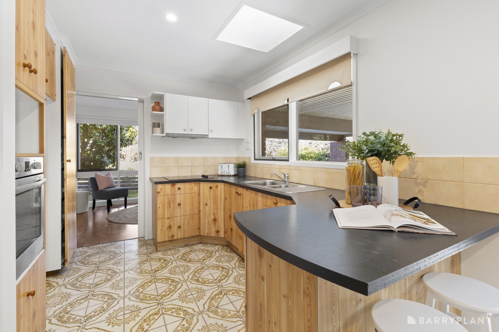9 Ambrie Avenue, Ringwood, VIC 3134, Ringwood - Thumbnail 3