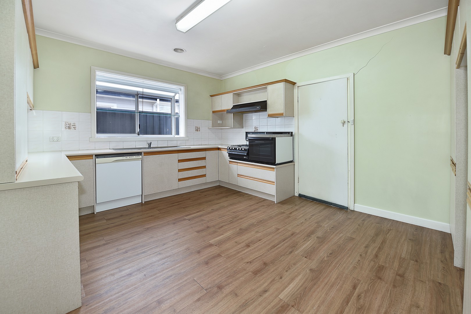 9 Arbor Avenue, Reservoir, VIC 3073, Reservoir - Thumbnail 2