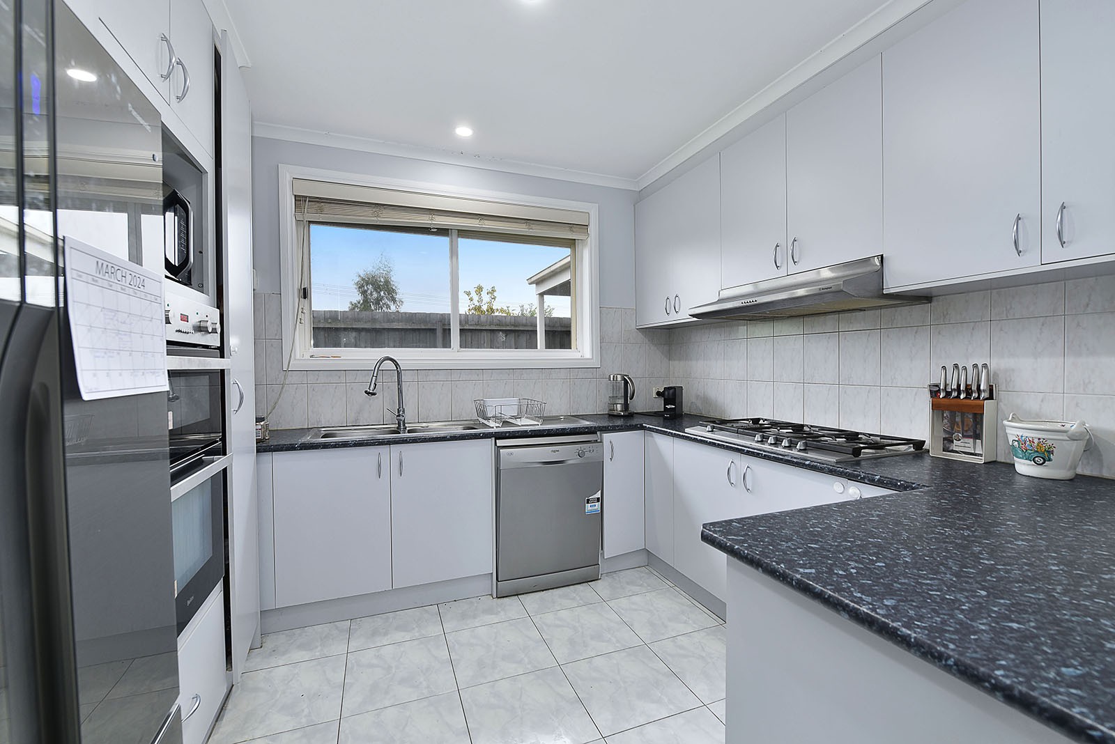 9 Armstrong Ct, Roxburgh Park, VIC 3064, Roxburgh Park - Thumbnail 3