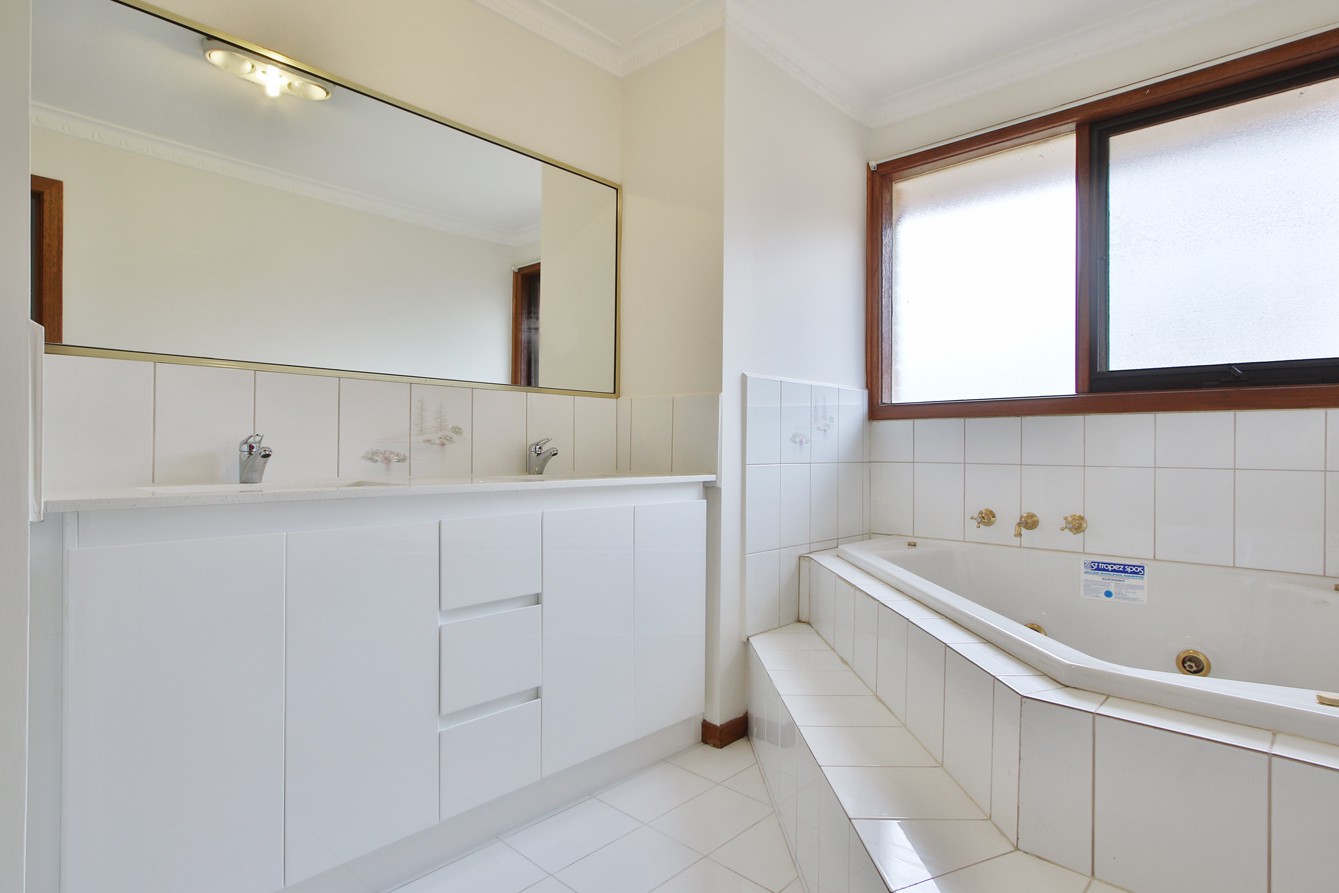 9 Ashton Rise, Doncaster East, VIC 3109, Doncaster East - Thumbnail 3