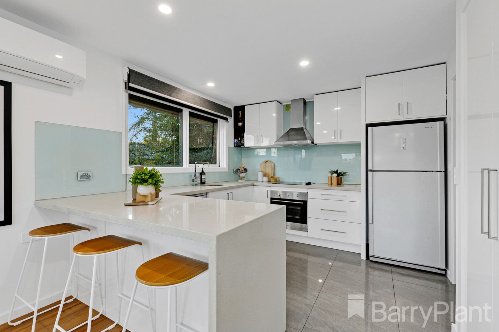 9 Atkins Avenue, Watsonia North, VIC 3087, Watsonia North - Thumbnail 2