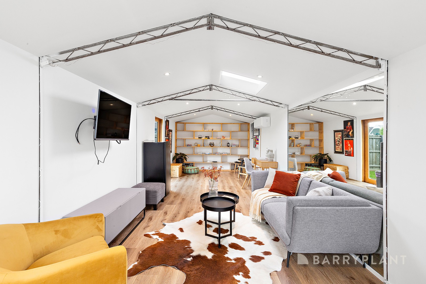 9 Augustine Terrace, Glenroy, VIC 3046 - Thumbnail 2 - 03/11/2025