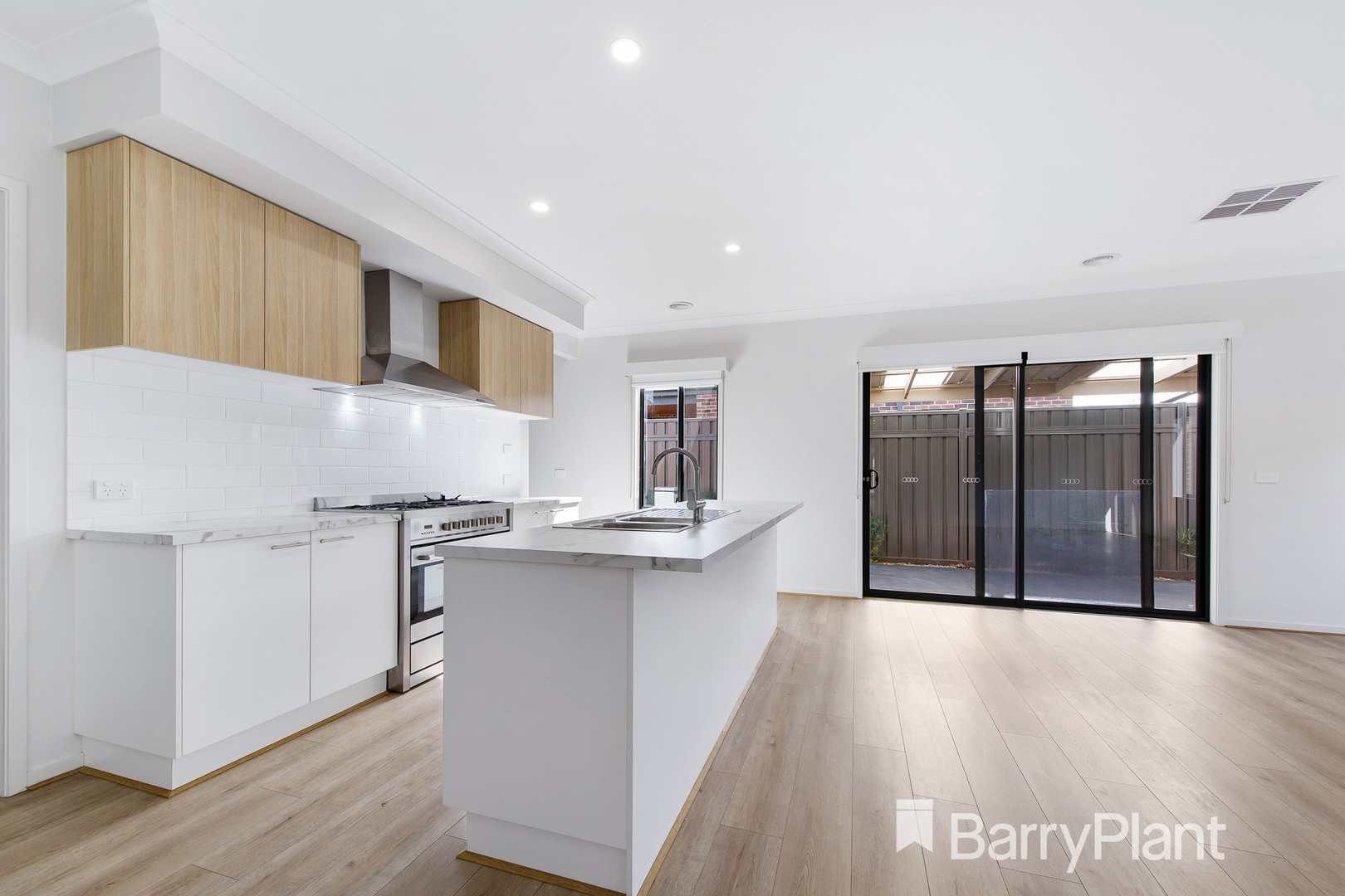 9 Becontree Crescent, Strathtulloh, VIC 3338, Strathtulloh - Thumbnail 4