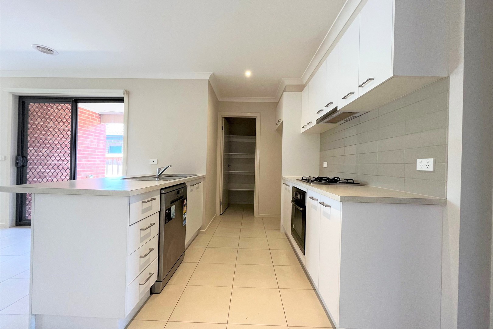 9 Berkley Street, Pakenham, VIC 3810, Pakenham - Thumbnail 4