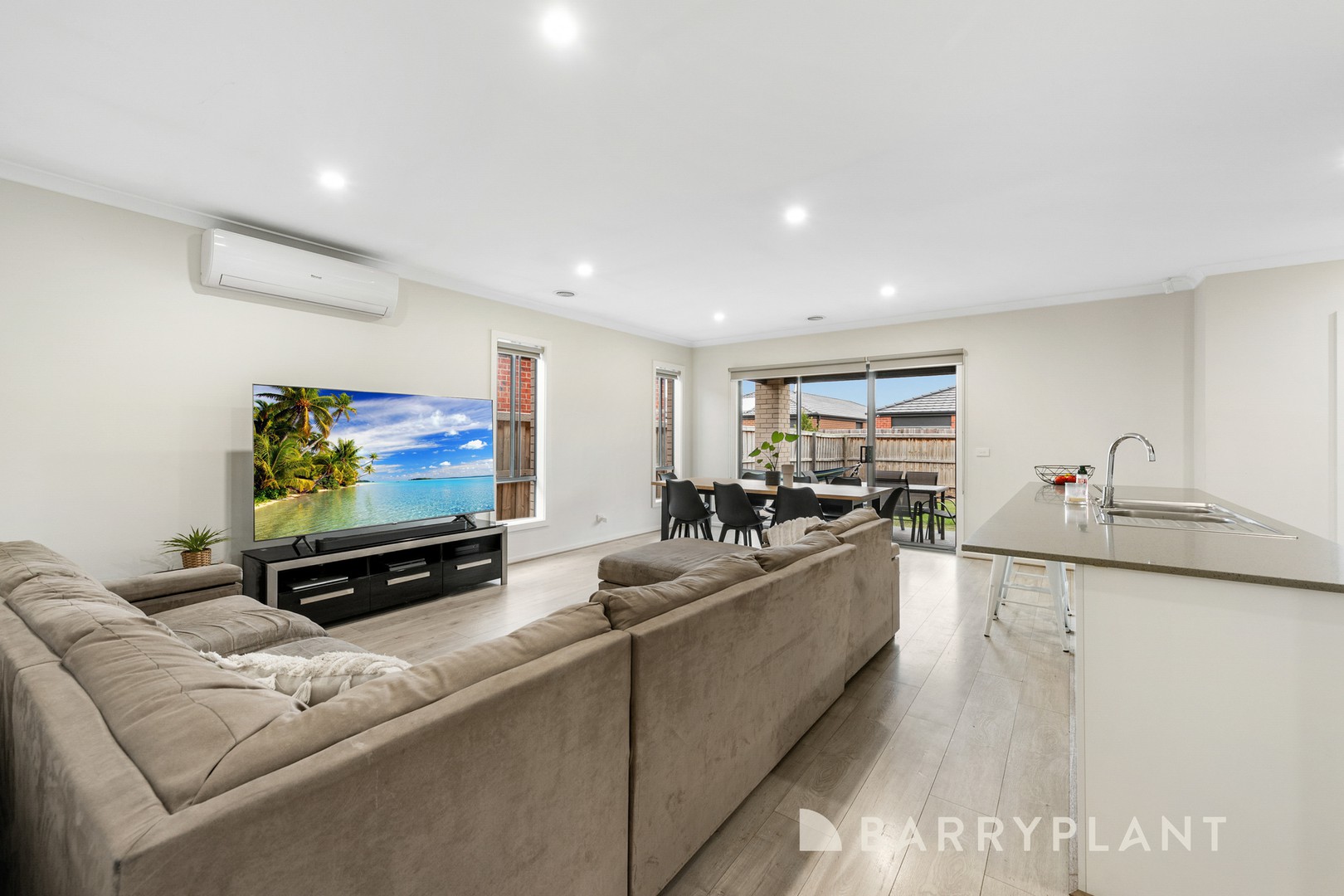 9 Bickerton Street, Werribee, VIC 3030, Werribee - Thumbnail 8