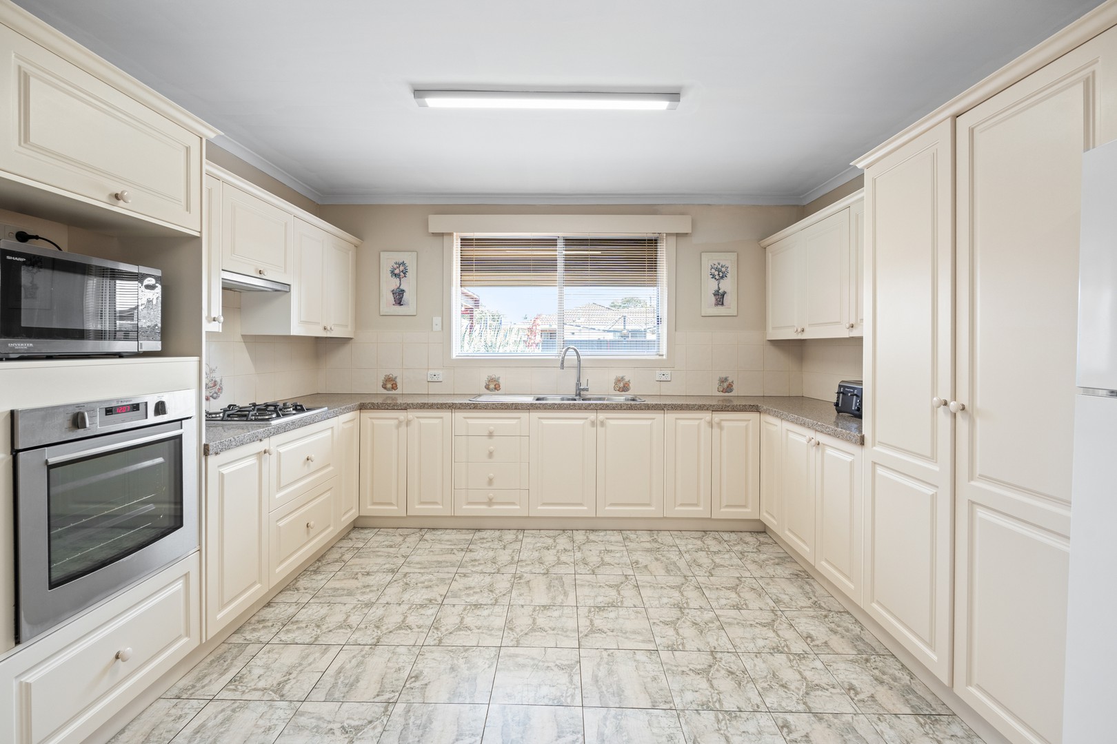 9 Bickley Court, Sunshine West, VIC 3020 - Thumbnail 2 - 10/10/2025