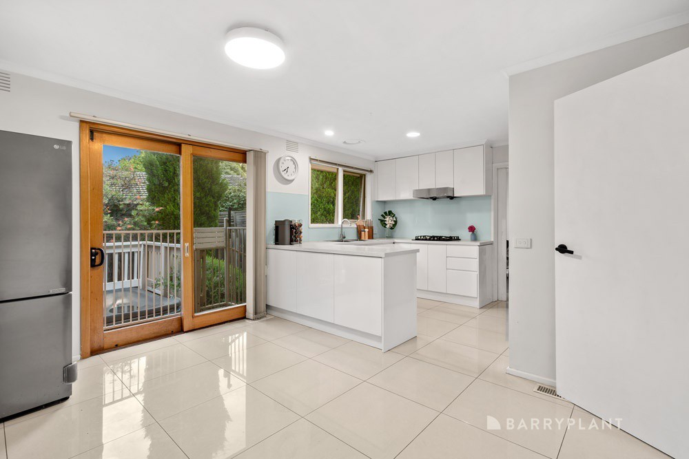 9 Birchfield Crescent, Wantirna, VIC 3152, Wantirna - Thumbnail 4