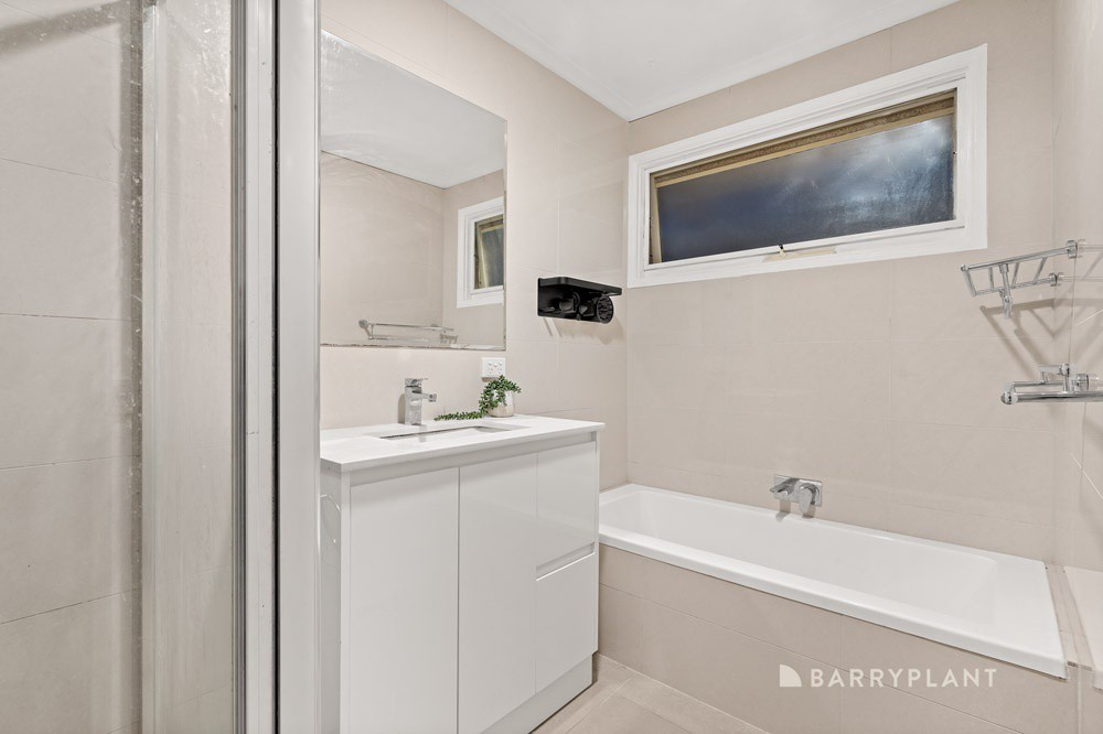 9 Birchfield Crescent, Wantirna, VIC 3152, Wantirna - Thumbnail 7