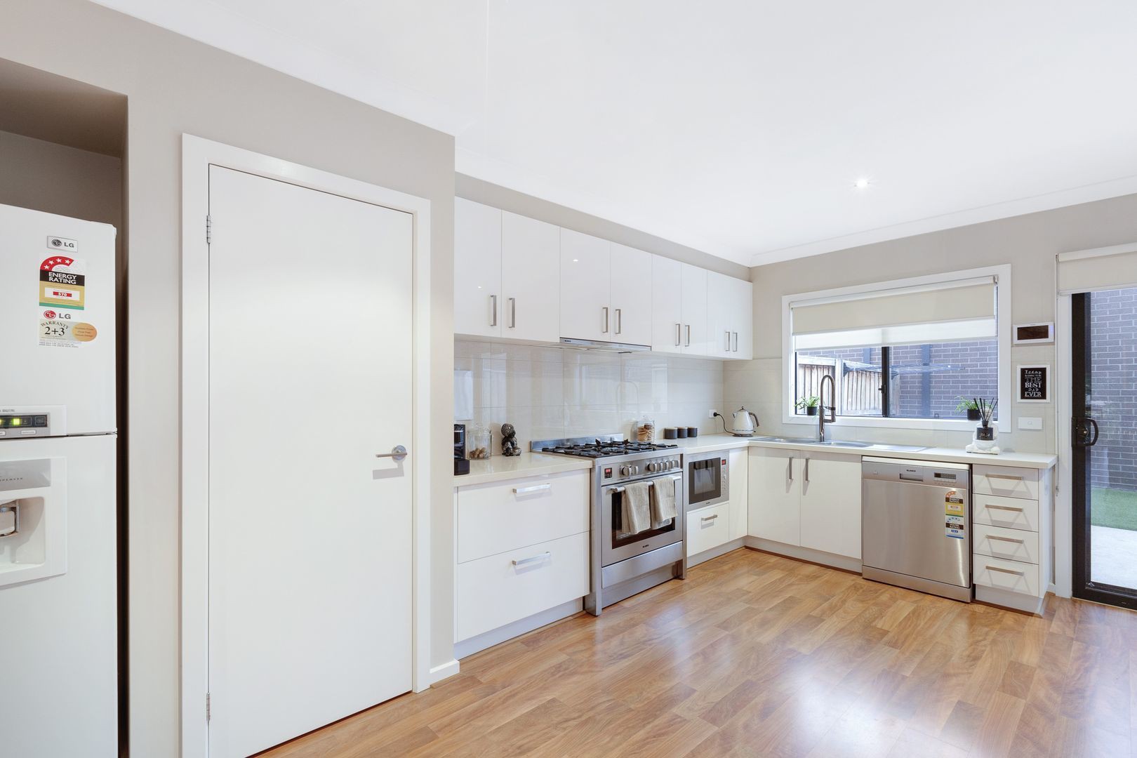 9 Bohr Walk, Fraser Rise, VIC 3336, Fraser Rise - Thumbnail 4