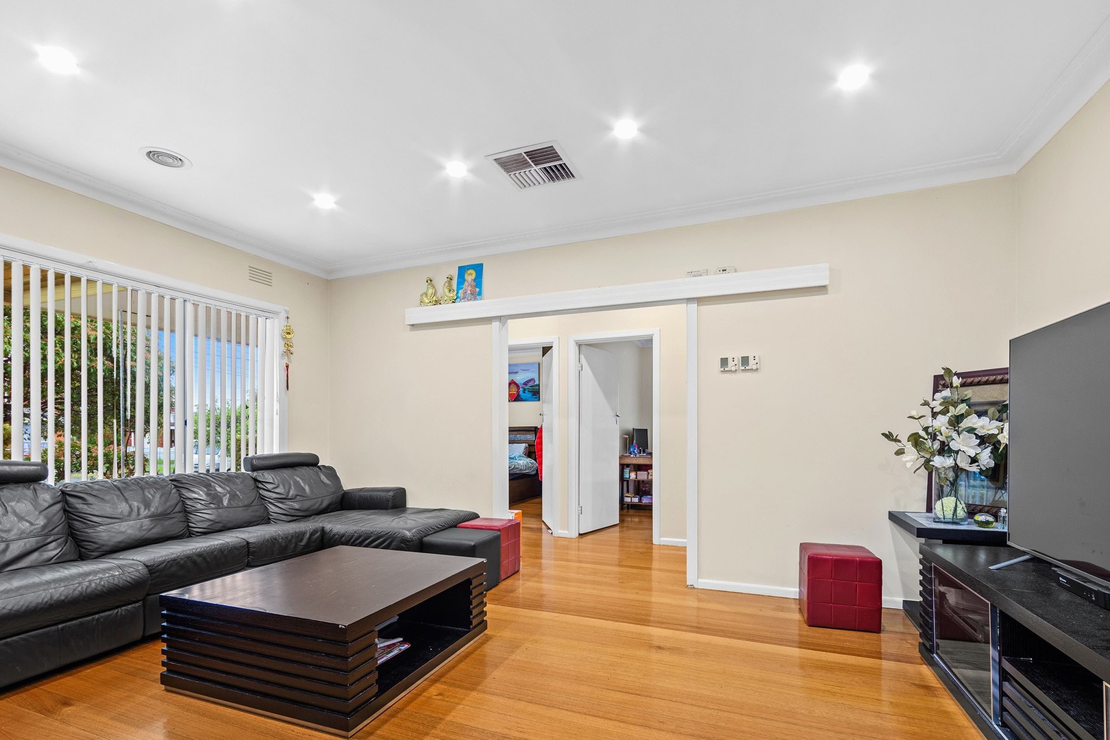 9 Bond Avenue, St Albans, VIC 3021, St Albans - Thumbnail 2