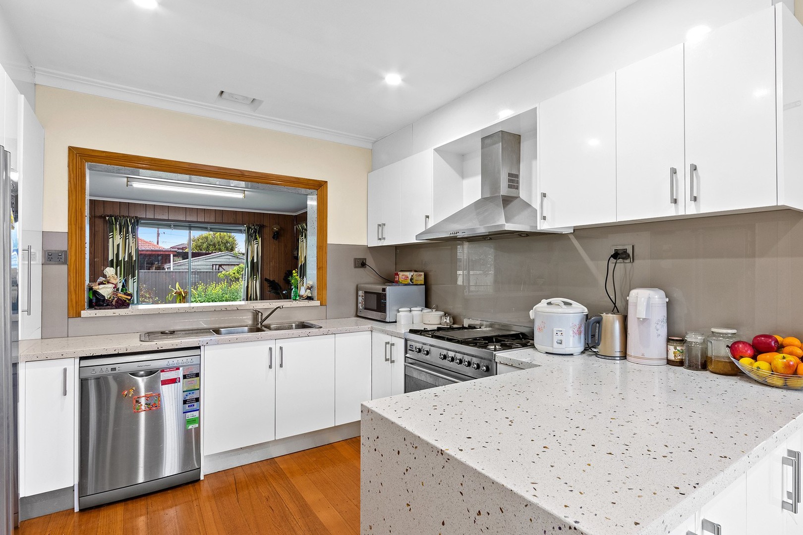 9 Bond Avenue, St Albans, VIC 3021, St Albans - Thumbnail 4