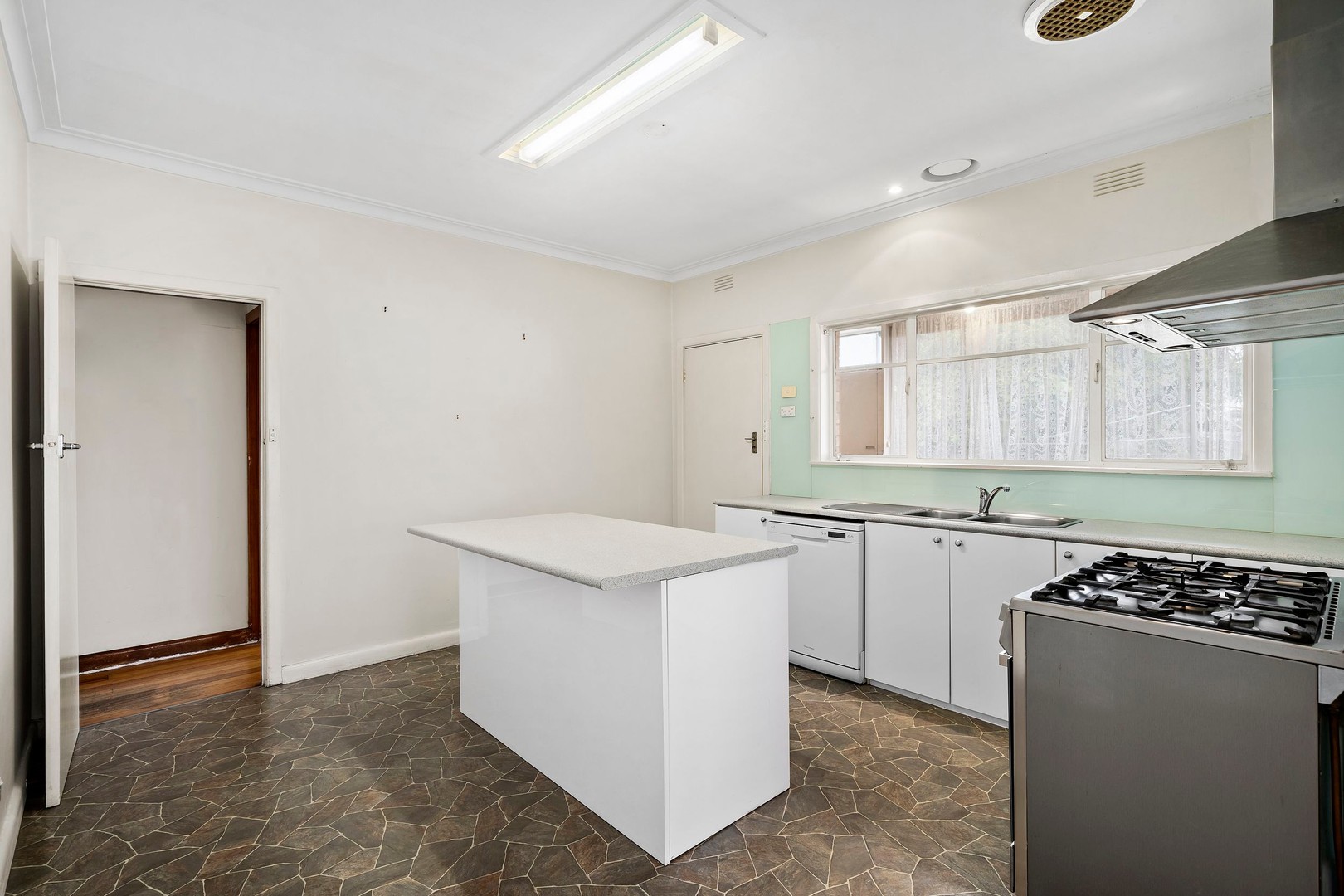 9 Bowes Avenue, Airport West, VIC 3042, Airport West - Thumbnail 3