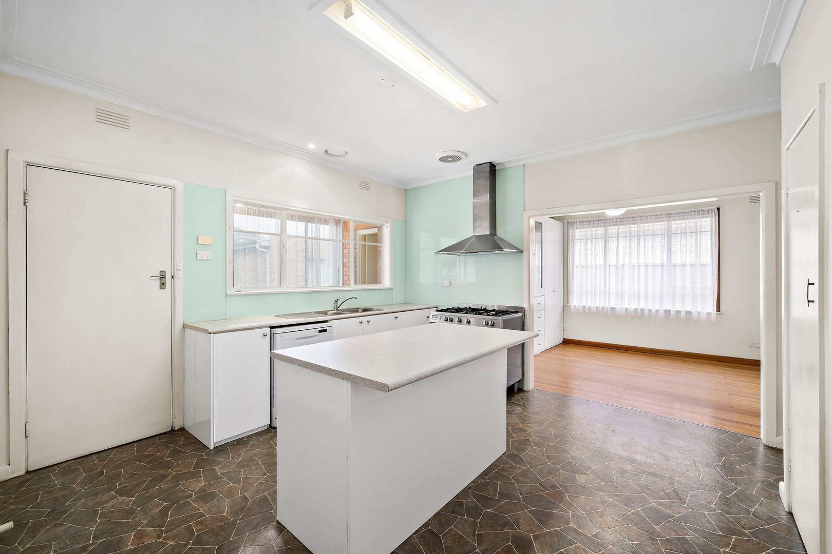 9 Bowes Avenue, Airport West, VIC 3042, Airport West - Thumbnail 4