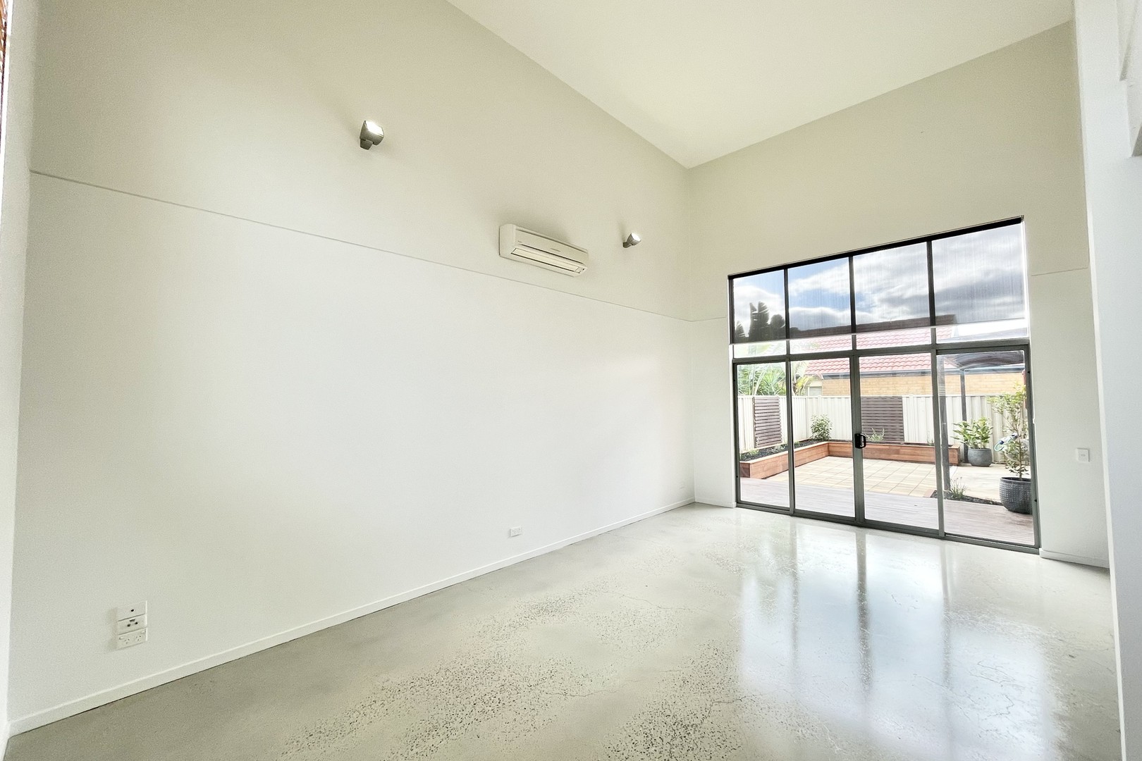 9 Brinton Lane, Caroline Springs, VIC 3023, Caroline Springs - Thumbnail 3