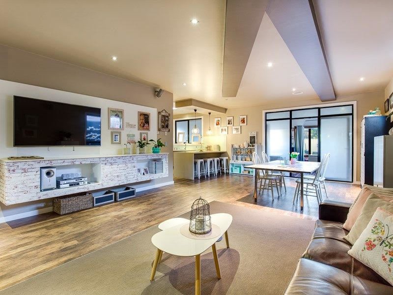 9 Broadway Broadway, Caroline Springs, VIC 3023 - Thumbnail 1 - 03/02/2026