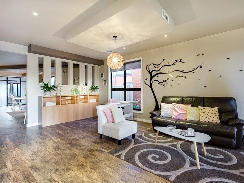 9 Broadway Broadway, Caroline Springs, VIC 3023 - Thumbnail 2 - 03/02/2026