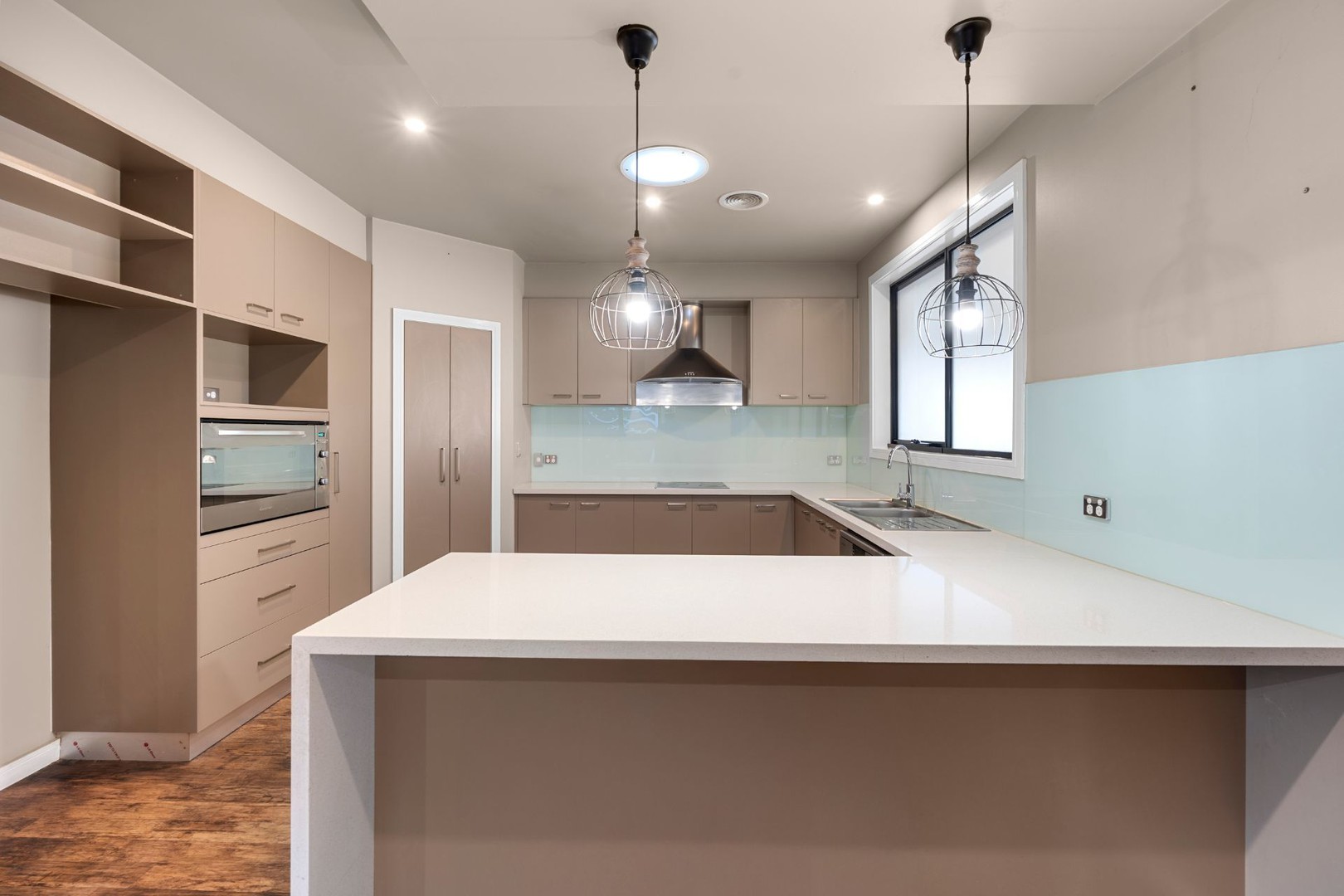 9 Broadway, Caroline Springs, VIC 3023 - Thumbnail 2 - 09/09/2025