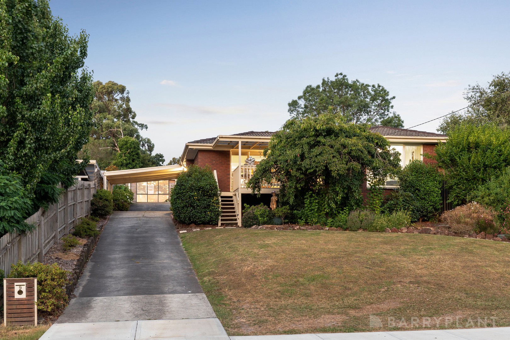 9 Burns Way, Monbulk, VIC 3793 - Thumbnail 2 - 21/01/2026