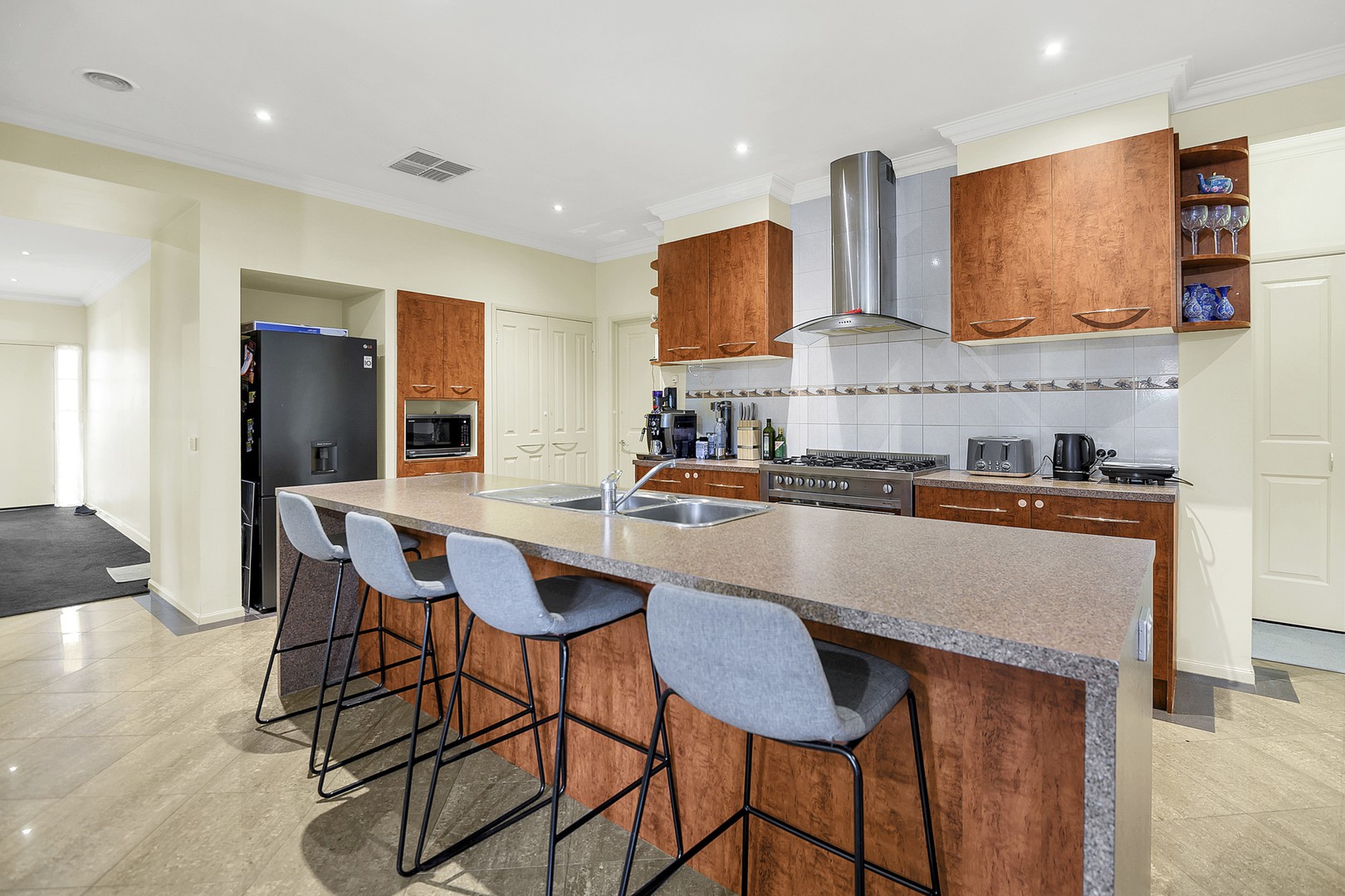 9 Canisby Way, Craigieburn, VIC 3064, Craigieburn - Thumbnail 4