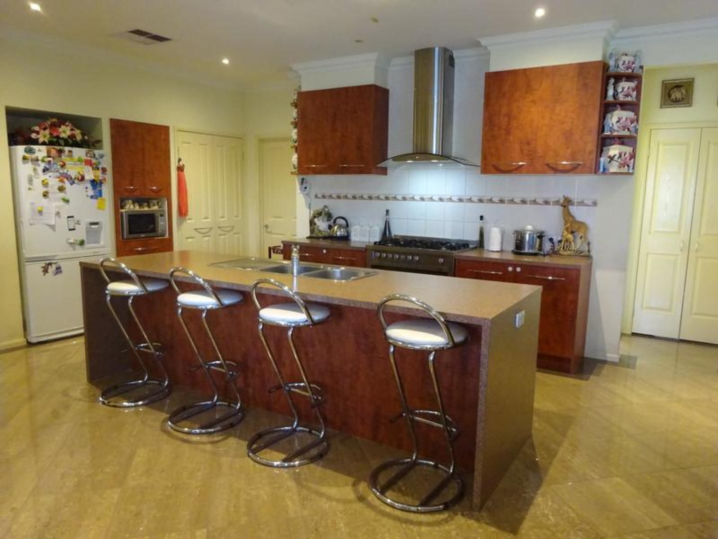 9 Canisby Way, Craigieburn, VIC 3064 - Thumbnail 1 - 03/02/2026