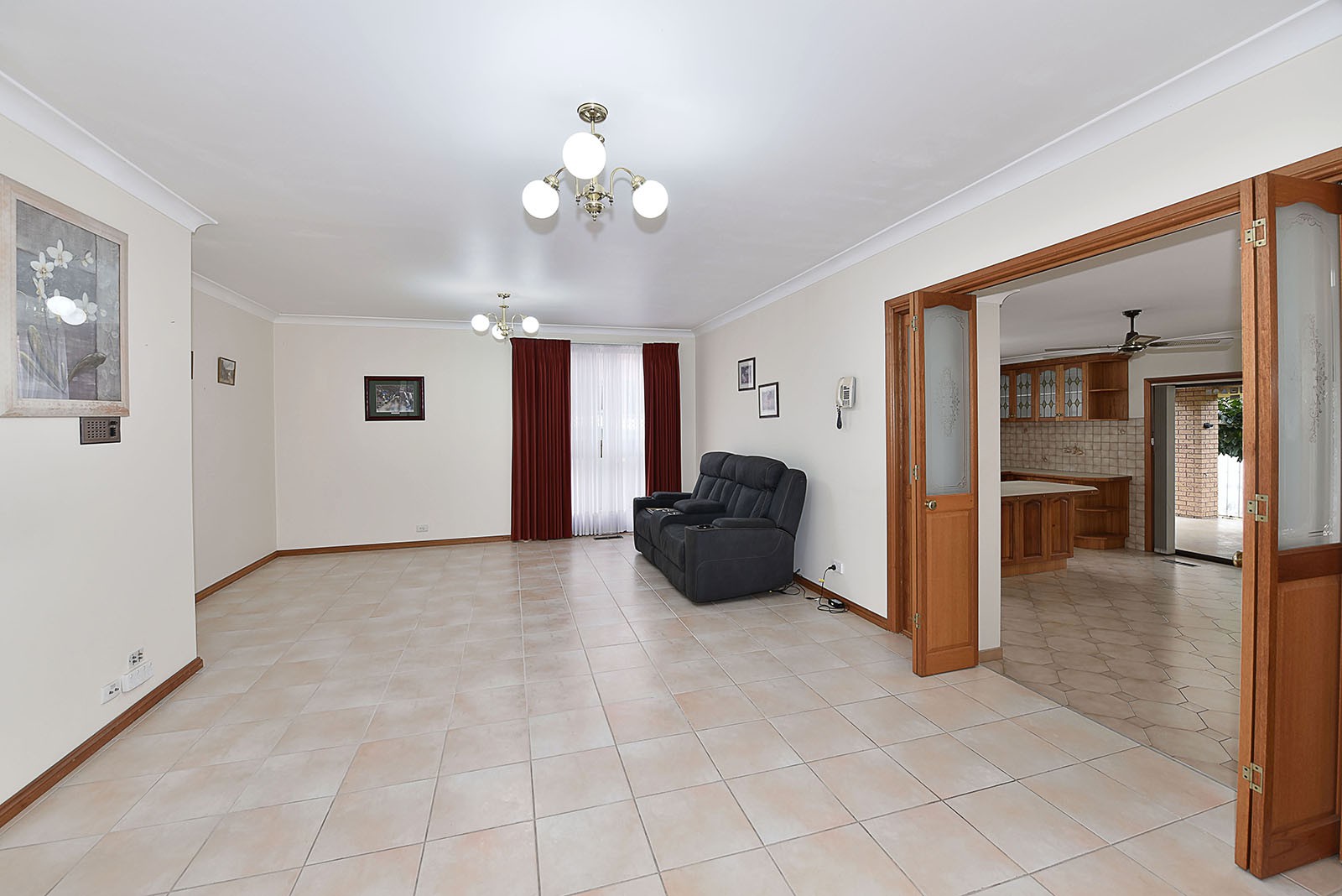 9 Capri Cres, Avondale Heights, VIC 3034, Avondale Heights - Thumbnail 4