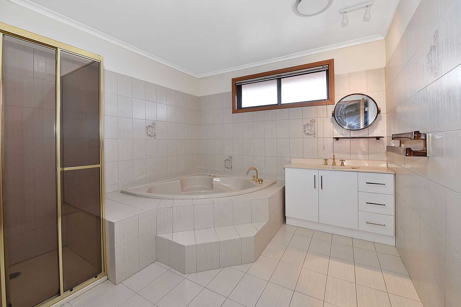 9 Capri Cres, Avondale Heights, VIC 3034, Avondale Heights - Thumbnail 6