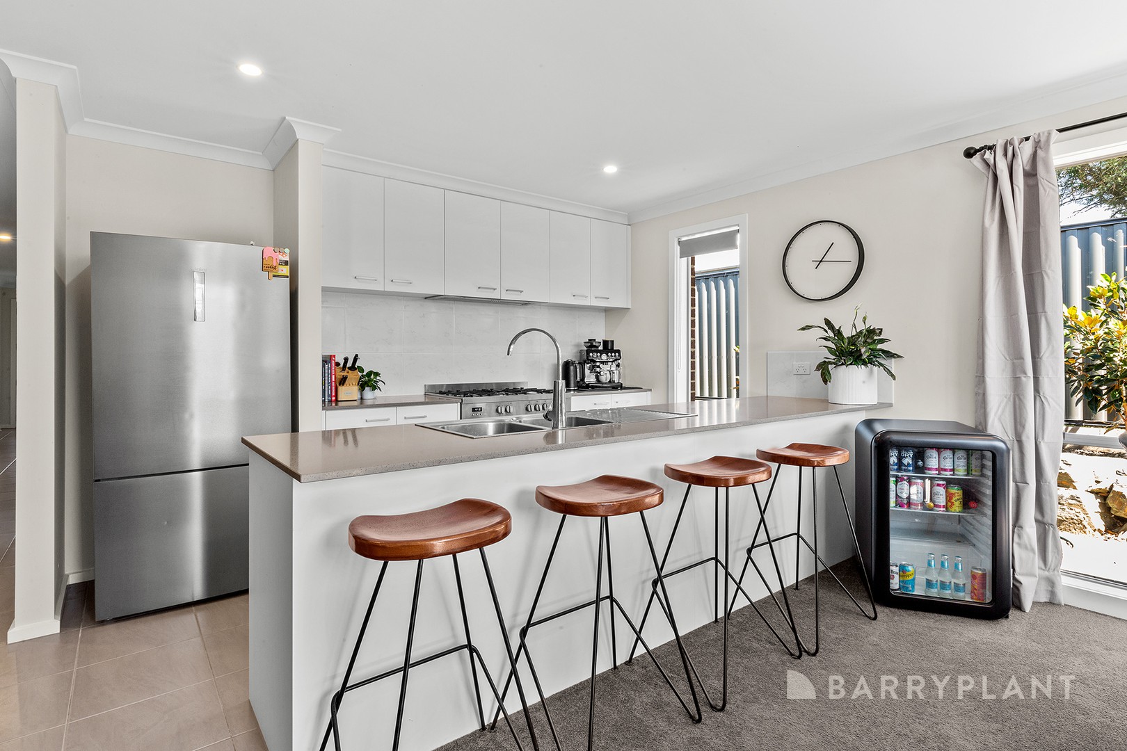 9 Carey Crescent, Pakenham, VIC 3810 - Thumbnail 1 - 18/03/2025