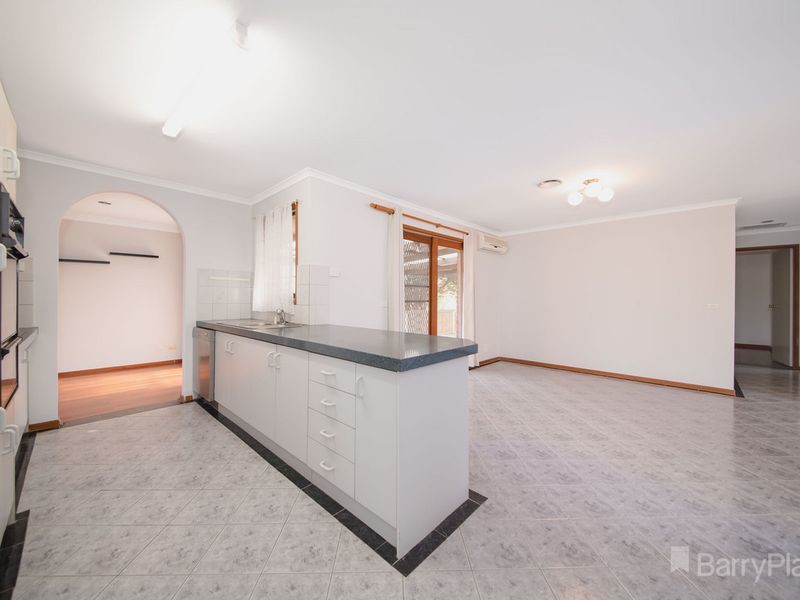 9 Carmen Court, Hampton Park, VIC 3976, Hampton Park - Thumbnail 3
