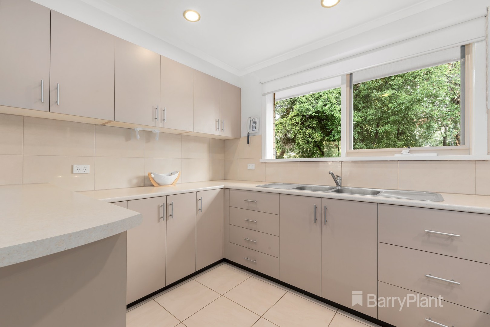 9 Carnaby Place, Wantirna, VIC 3152, Wantirna - Thumbnail 2