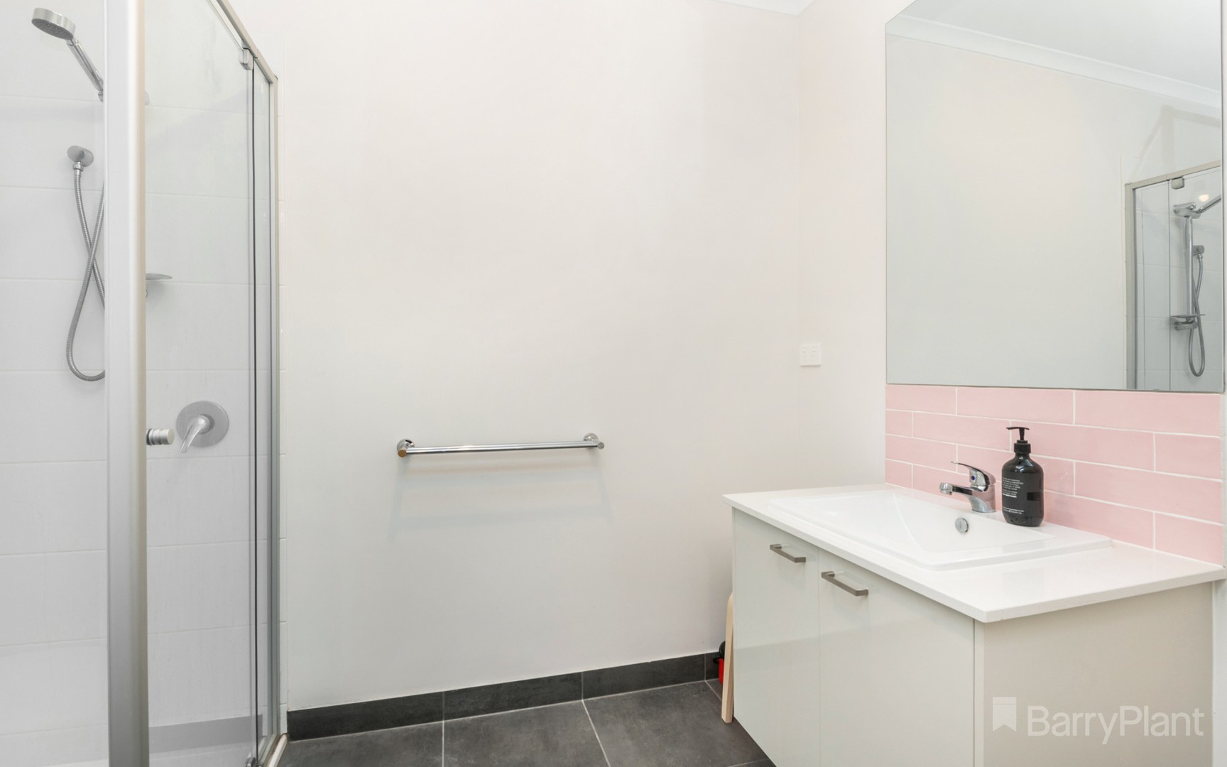 9 Cecil StreetNorth Bendigo, VIC 3550  - Leased, North Bendigo - Thumbnail 3