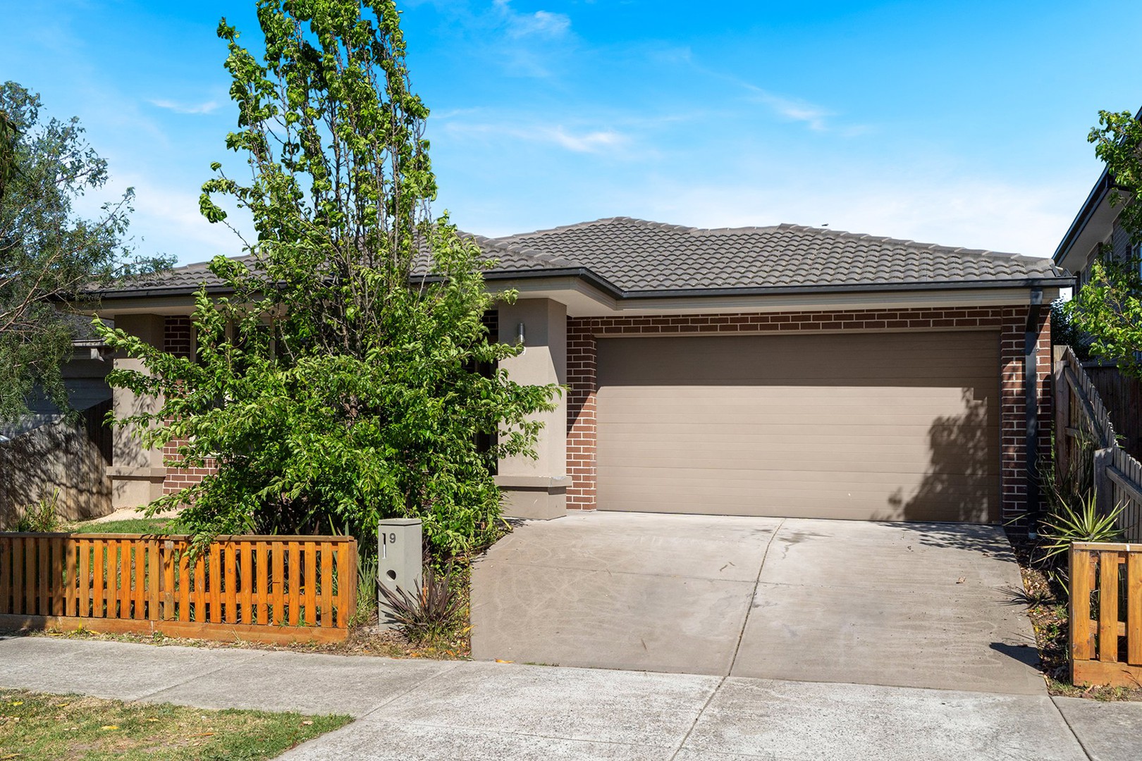 9 Cinnabar Street, Greenvale - Image 1