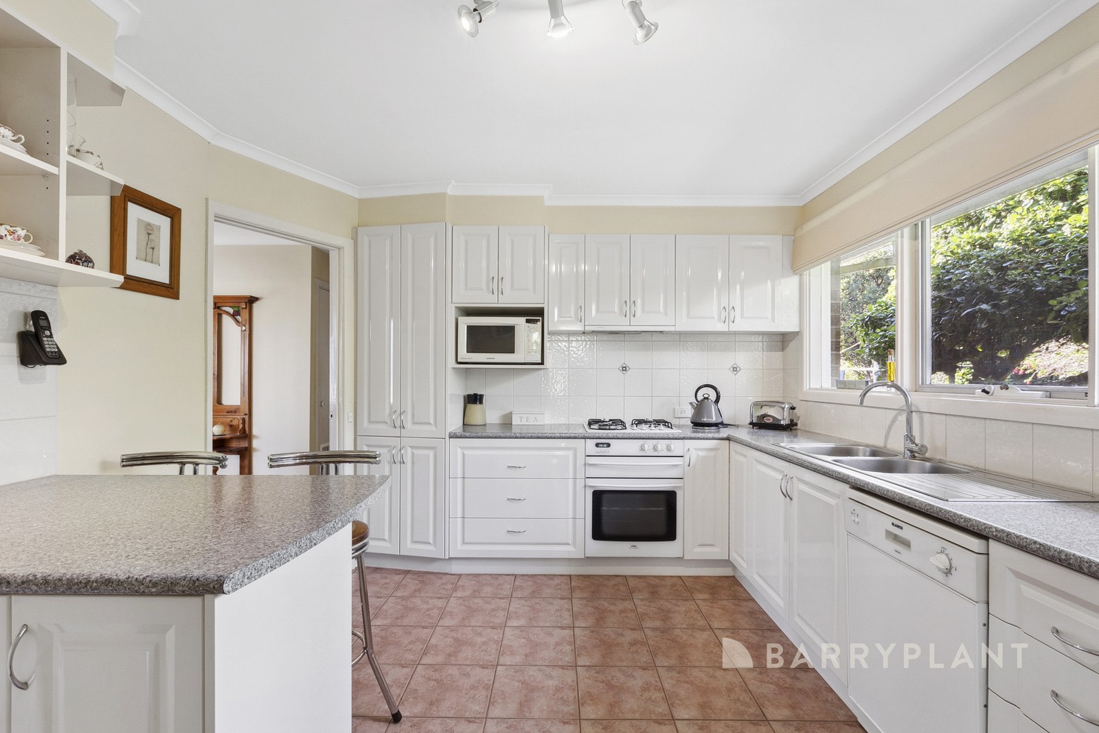 9 Clitus Street, Glen Waverley, VIC 3150 - Thumbnail 2 - 05/05/2025