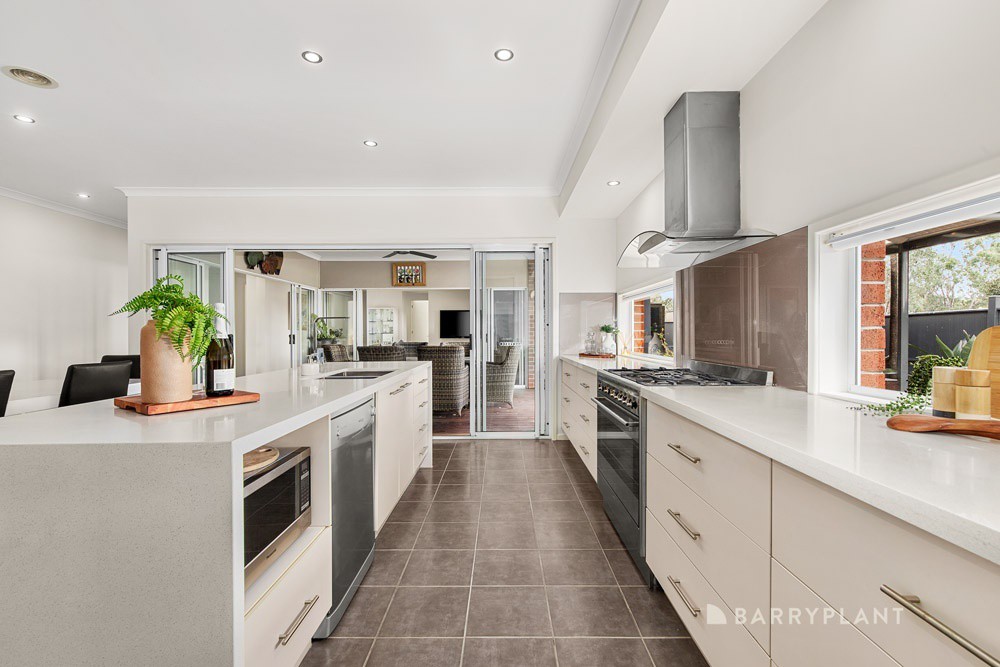 9 Conelly Way, South Morang, VIC 3752, South Morang - Thumbnail 3