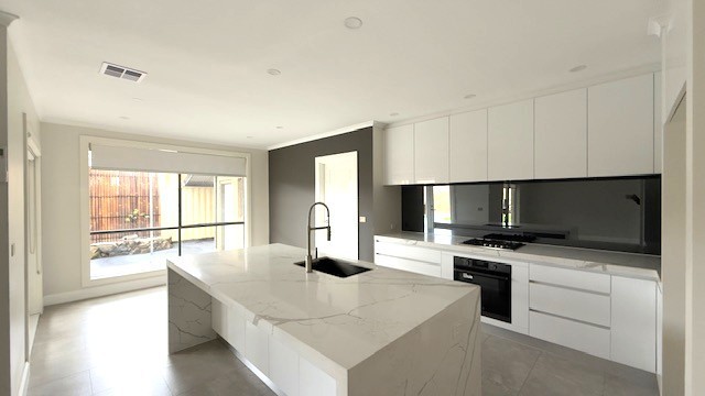 9 Cooks Way, Taylors Hill, VIC 3037 - Thumbnail 1 - 05/11/2025