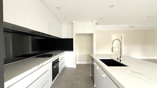 9 Cooks Way, Taylors Hill, VIC 3037 - Thumbnail 2 - 05/11/2025