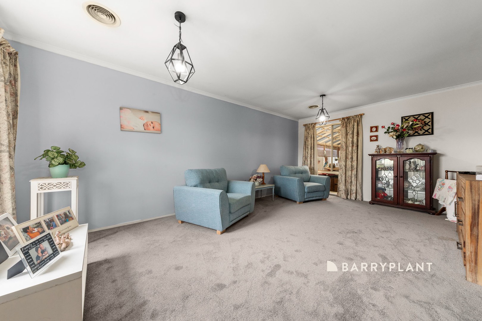 9 Creekbank View, Pakenham, VIC 3810 - Thumbnail 2 - 28/01/2025