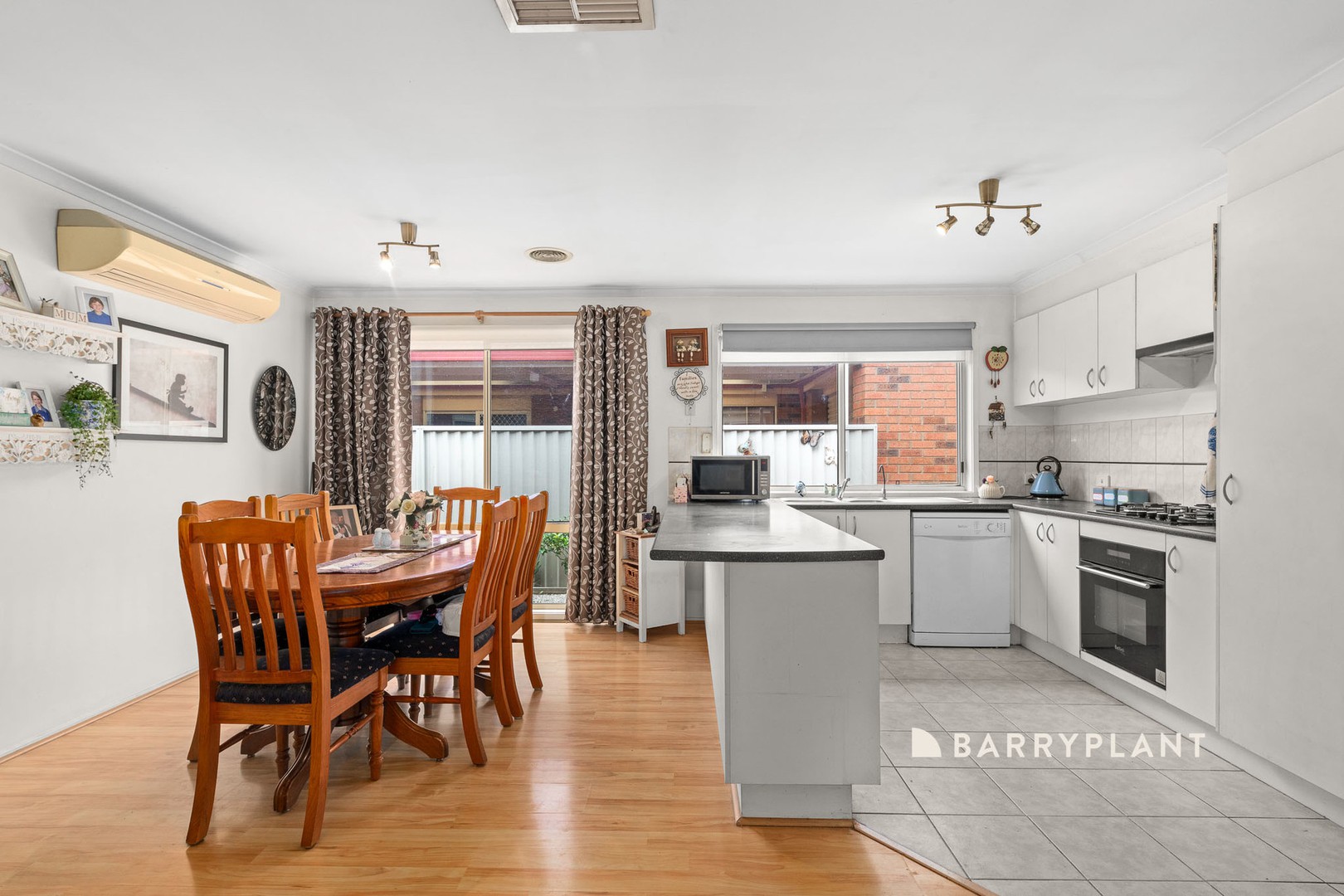 9 Creekbank View, Pakenham, VIC 3810, Pakenham - Thumbnail 3